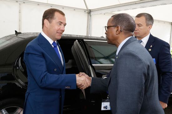 Рабочий визит премьер-министра РФ Д. Медведева в Женеву. День второй