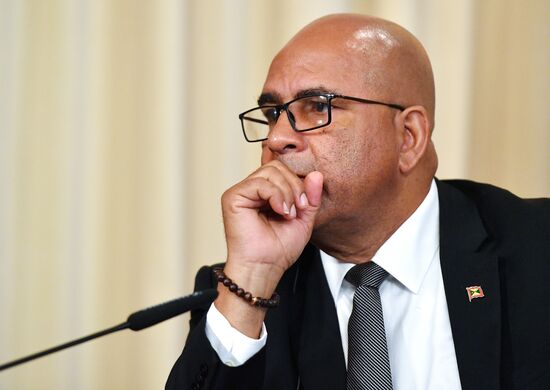 Встреча глав МИД РФ и Гренады С. Лаврова и П. Дэвида