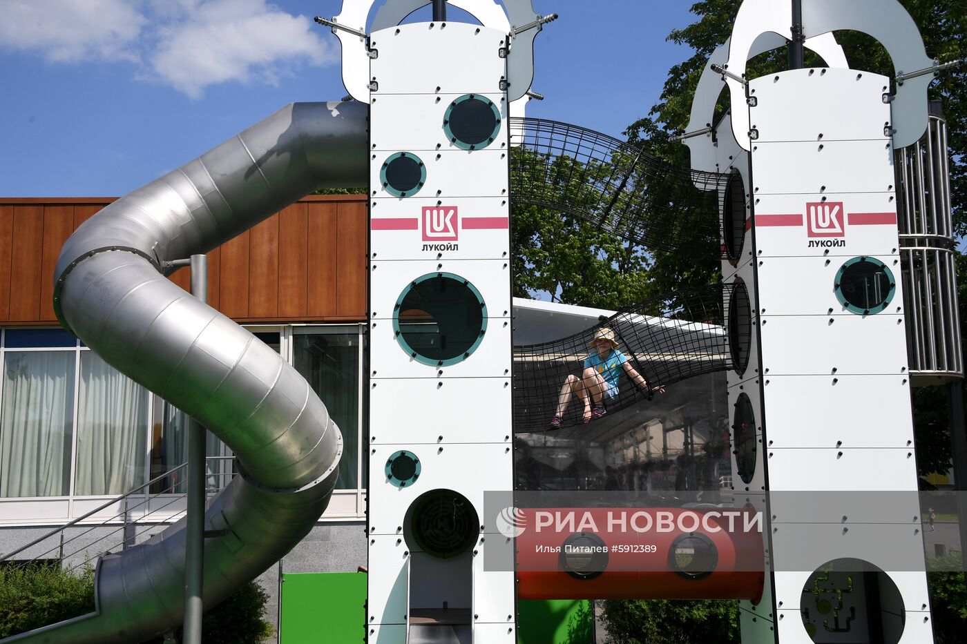 Детская интерактивная площадка "Нефтеград" на ВДНХ