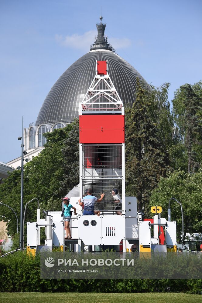 Детская интерактивная площадка "Нефтеград" на ВДНХ