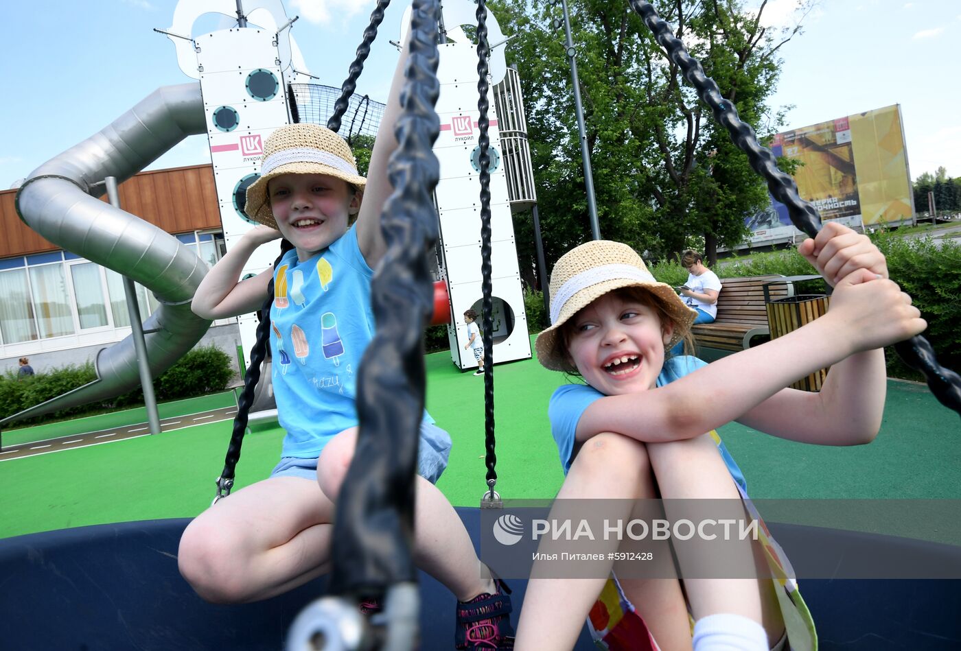 Детская интерактивная площадка "Нефтеград" на ВДНХ