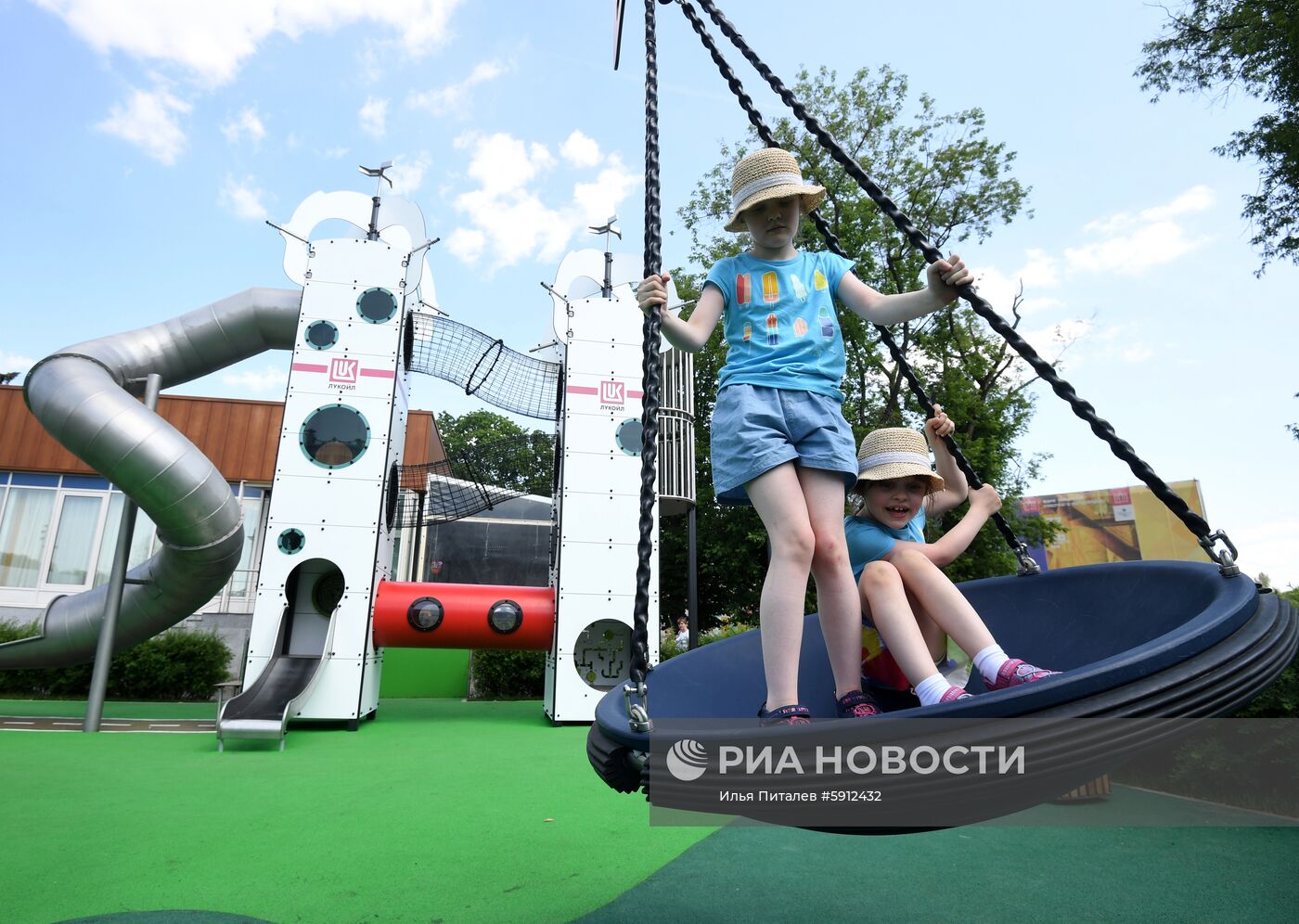 Детская интерактивная площадка "Нефтеград" на ВДНХ