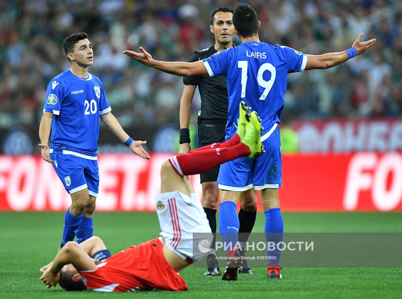 Футбол. Отборочный ЧЕ-2020. Матч Россия - Кипр