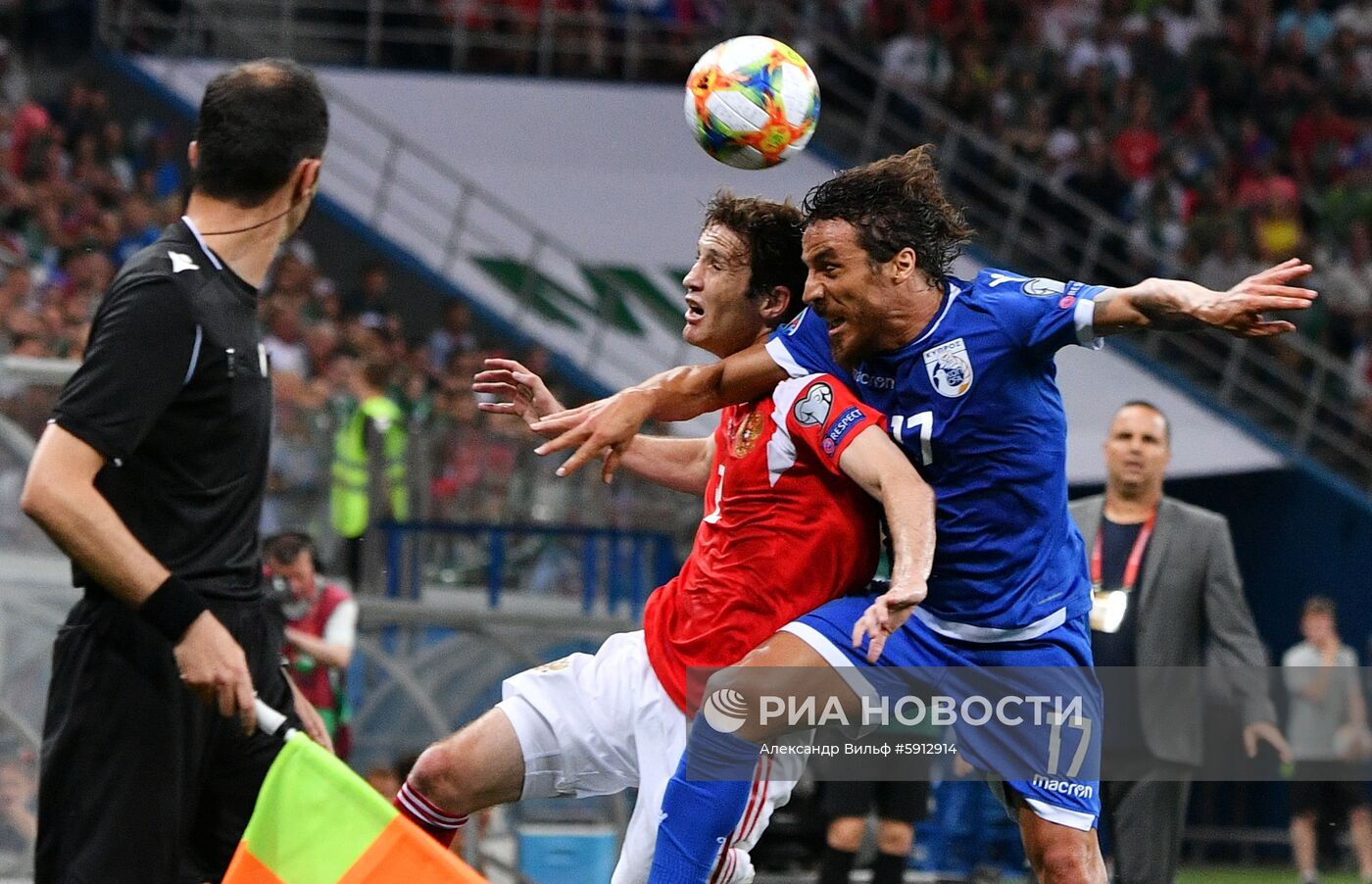 Футбол. Отборочный ЧЕ-2020. Матч Россия - Кипр