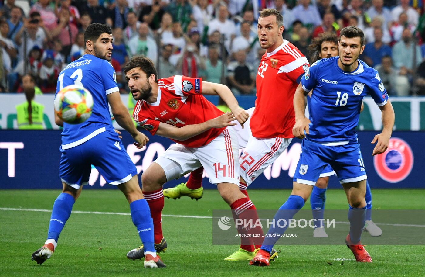 Футбол. Отборочный ЧЕ-2020. Матч Россия - Кипр