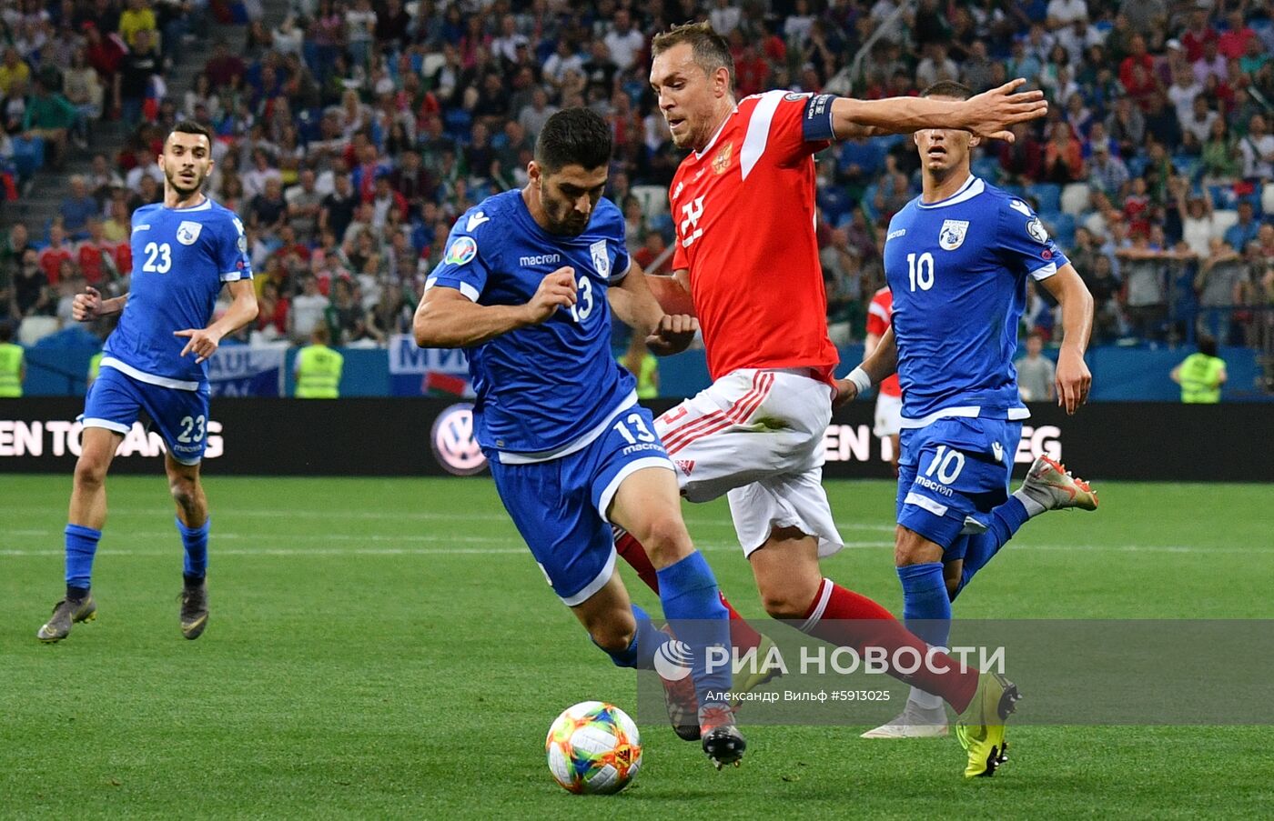 Футбол. Отборочный ЧЕ-2020. Матч Россия - Кипр