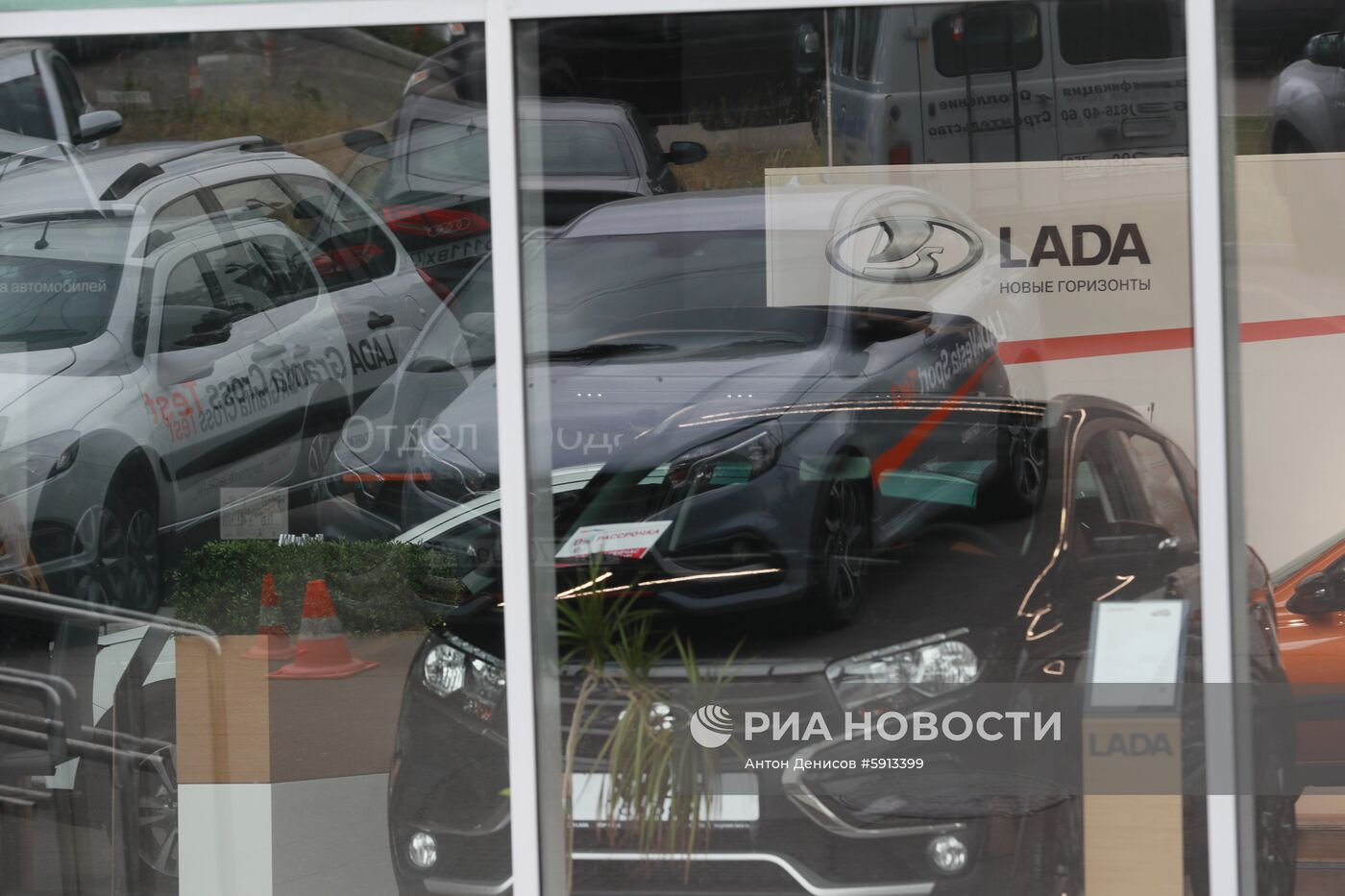 Старт продаж автомобилей Lada Granta Cross