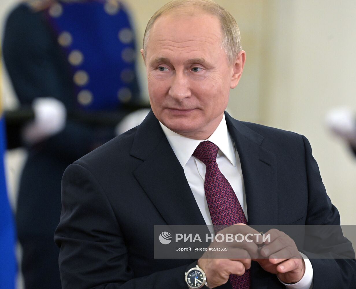 Президент РФ В. Путин вручил Государственные премии в Кремле