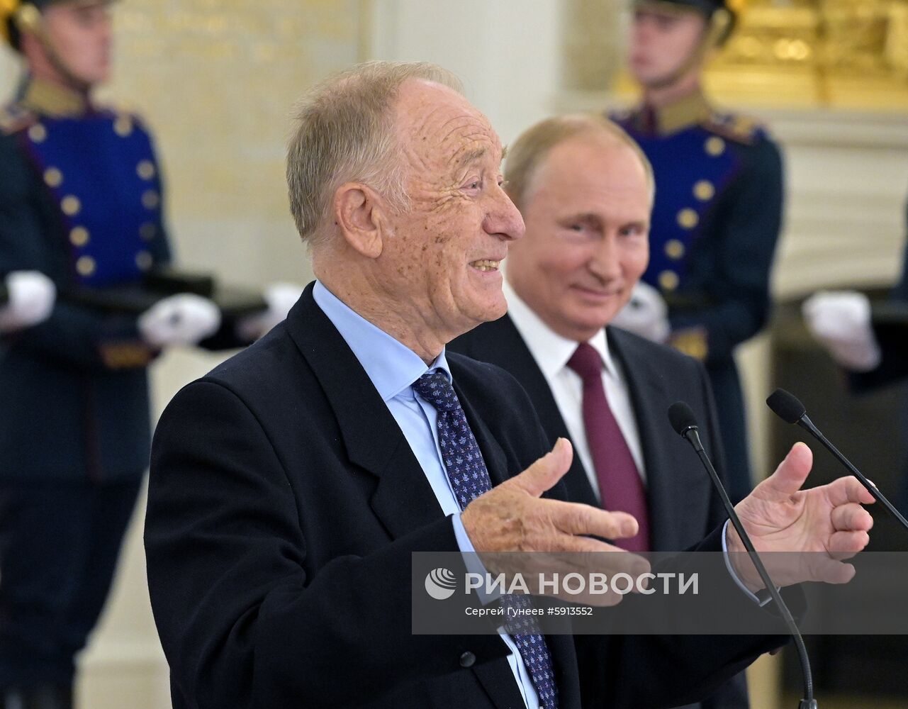 Президент РФ В. Путин вручил Государственные премии в Кремле