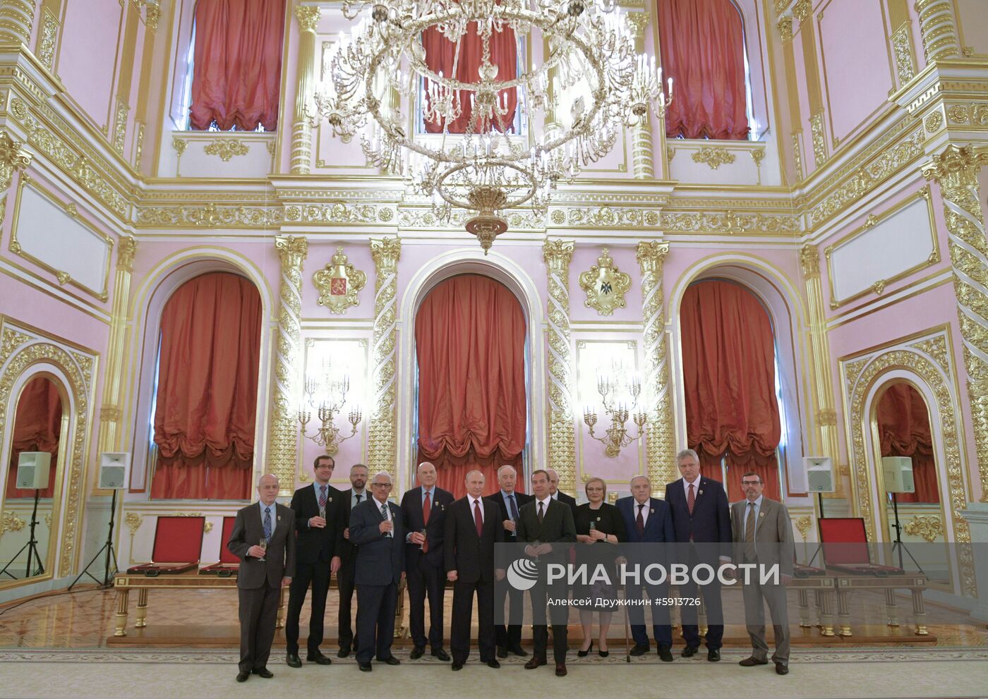 Президент РФ В. Путин вручил Государственные премии в Кремле