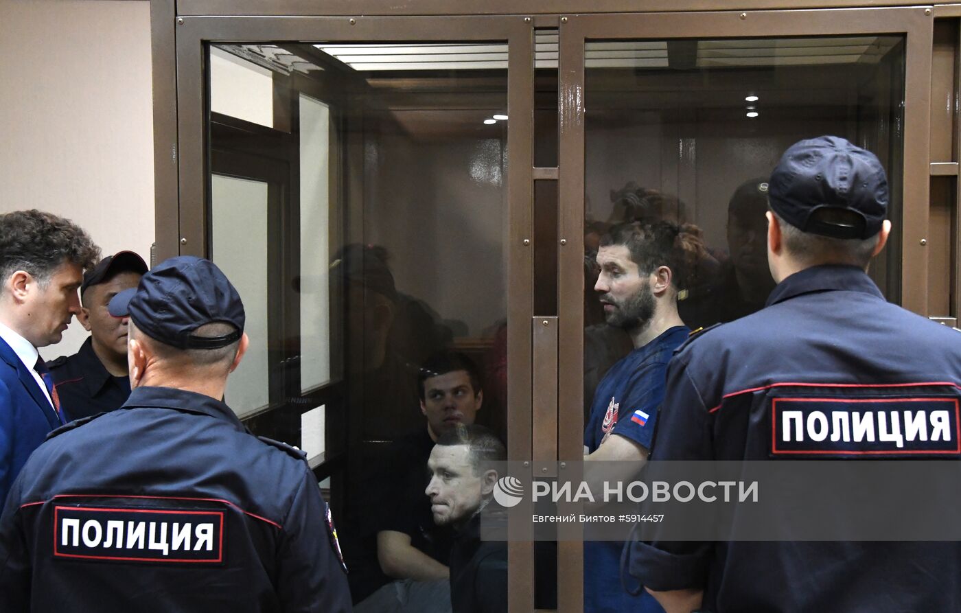 Рассмотрение жалобы на приговор А. Кокорину и П. Мамаеву