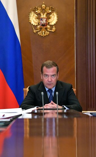 Премьер-министр РФ Д. Медведев провел совещание по вопросу развития корпорации «Роскосмос» 