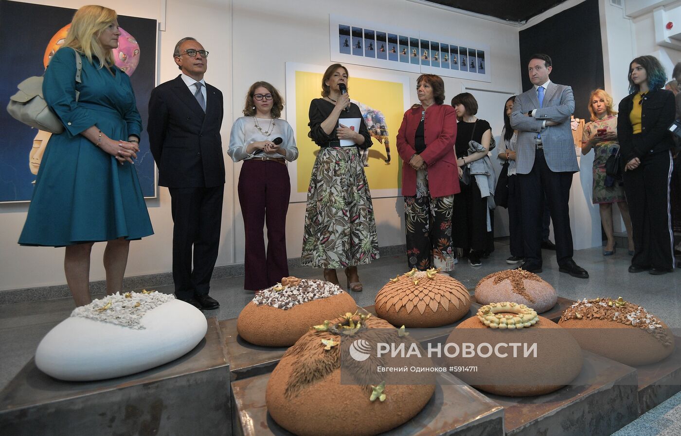 Открытие выставки "Путешествие в искусство" в Московском музее современного искусства