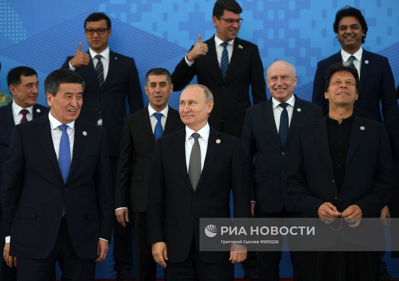 Президент РФ В. Путин принимает участие в заседании Совета глав государств – членов ШОС в Бишкеке