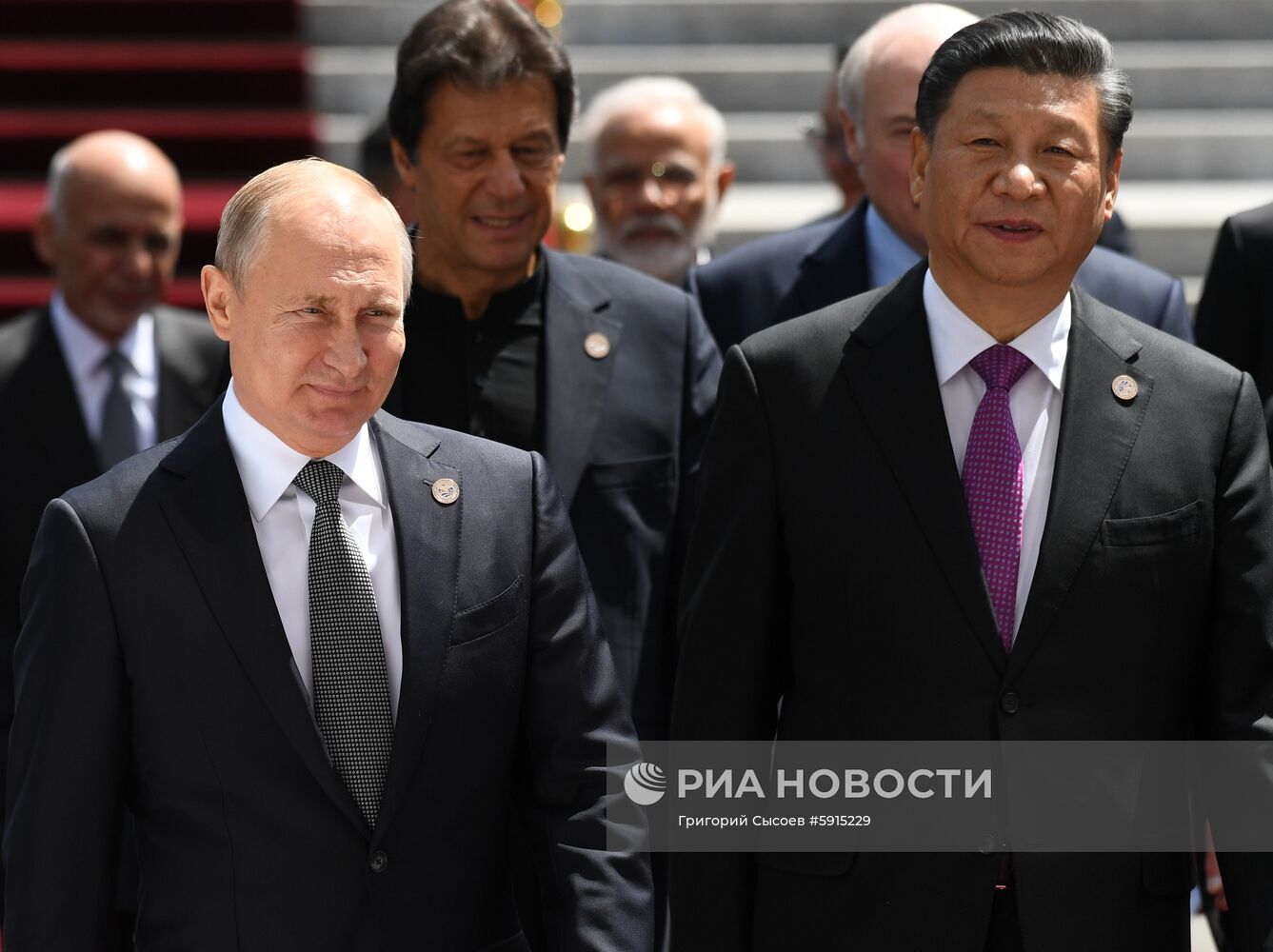 Президент РФ В. Путин принимает участие в заседании Совета глав государств – членов ШОС в Бишкеке