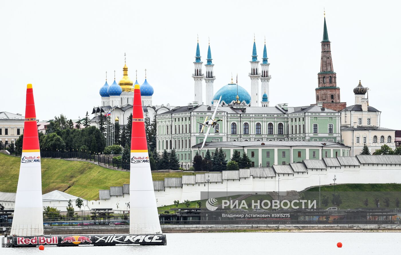 Этап чемпионата мира Red Bull Air Race в Казани. Тренировочная сессия