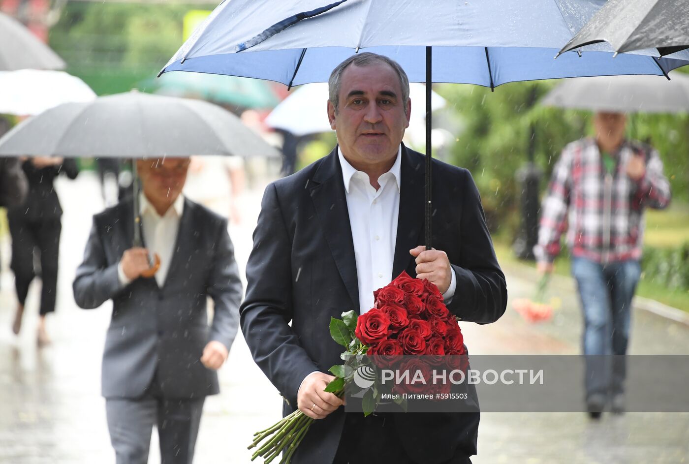 Открытие памятника на могиле С. Говорухина на Новодевичьем кладбище