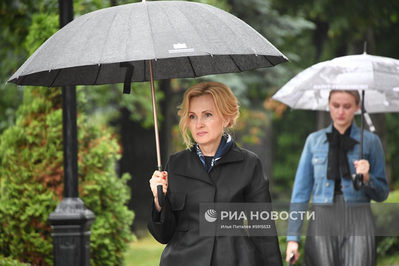 Открытие памятника на могиле С. Говорухина на Новодевичьем кладбище