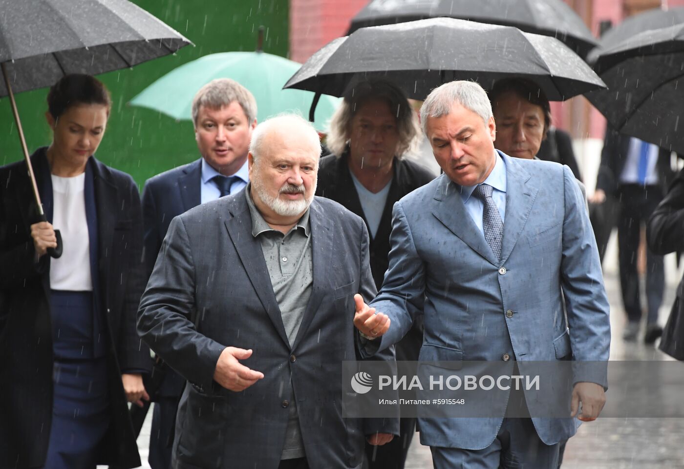 Открытие памятника на могиле С. Говорухина на Новодевичьем кладбище