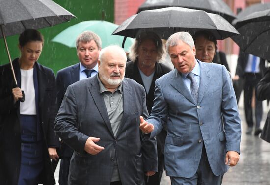 Открытие памятника на могиле С. Говорухина на Новодевичьем кладбище