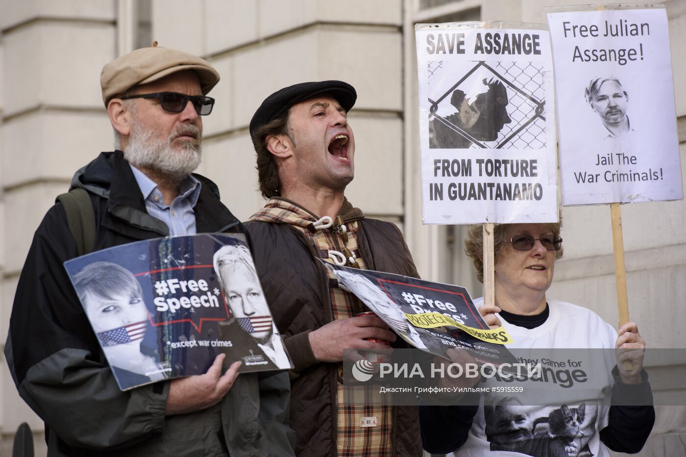 Акция в поддержку Дж. Ассанжа в Лондоне