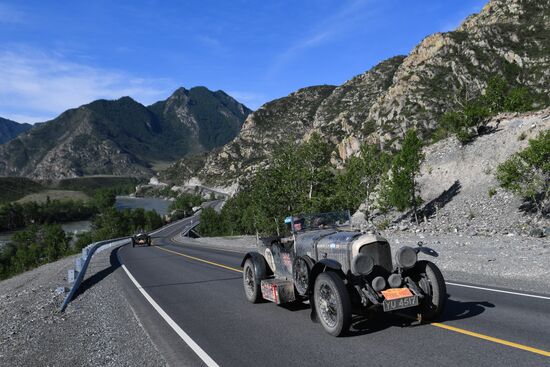 Ралли на ретроавтомобилях Пекин-Париж 