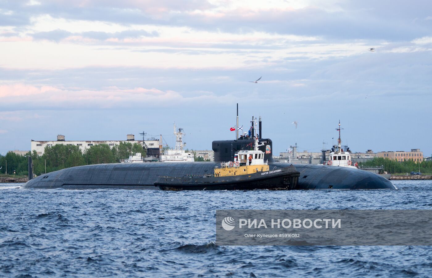 Подводный крейсер "Князь Владимир" возобновил заводские ходовые испытания