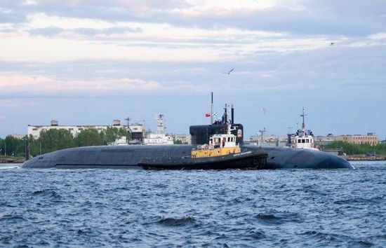 Подводный крейсер "Князь Владимир" возобновил заводские ходовые испытания