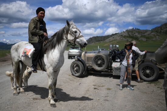 Ралли на ретроавтомобилях Пекин-Париж 