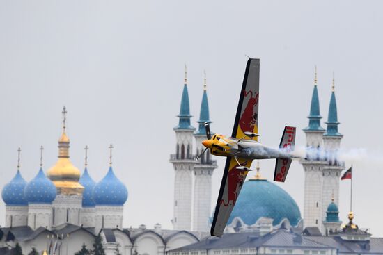 Этап чемпионата мира Red Bull Air Race в Казани. Тренировочная сессия