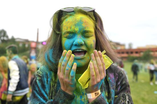 Фестиваль красок в Санкт-Петербурге