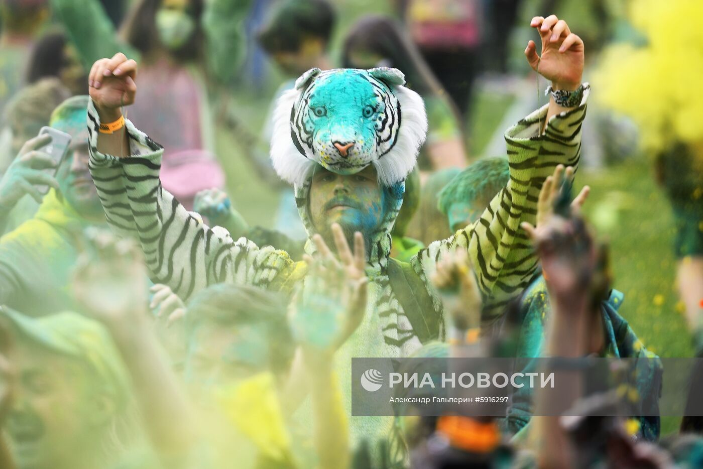 Фестиваль красок в Санкт-Петербурге