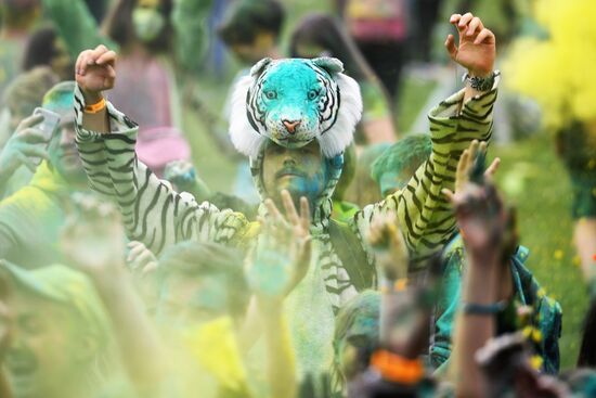 Фестиваль красок в Санкт-Петербурге