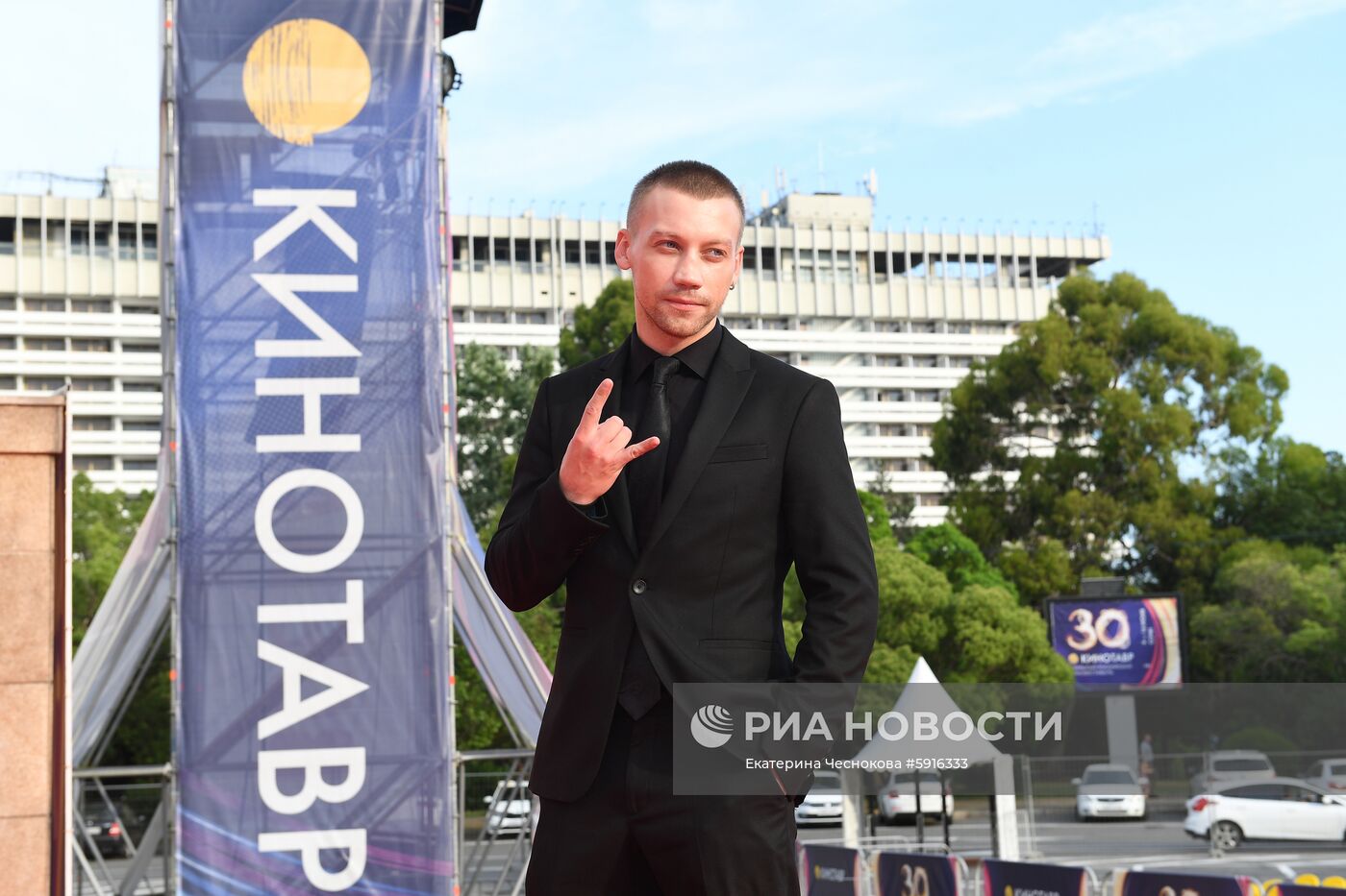 Открытый российский кинофестиваль "Кинотавр". День шестой