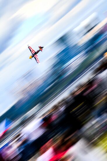 Этап чемпионата мира Red Bull Air Race в Казани. Первый день