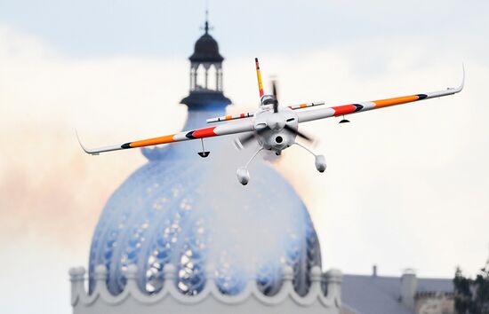 Этап чемпионата мира Red Bull Air Race в Казани. Первый день