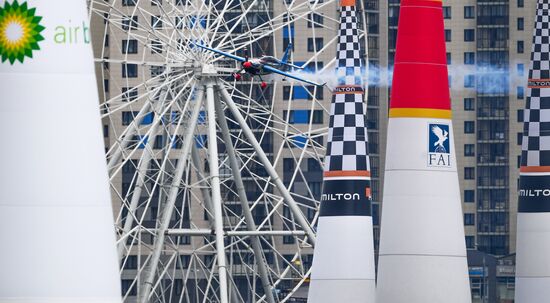 Этап чемпионата мира Red Bull Air Race в Казани. Первый день