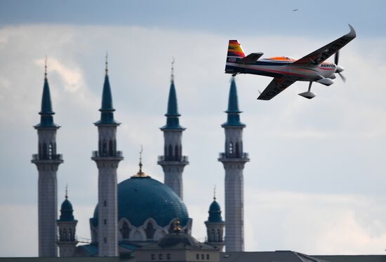 Этап чемпионата мира Red Bull Air Race в Казани. Первый день