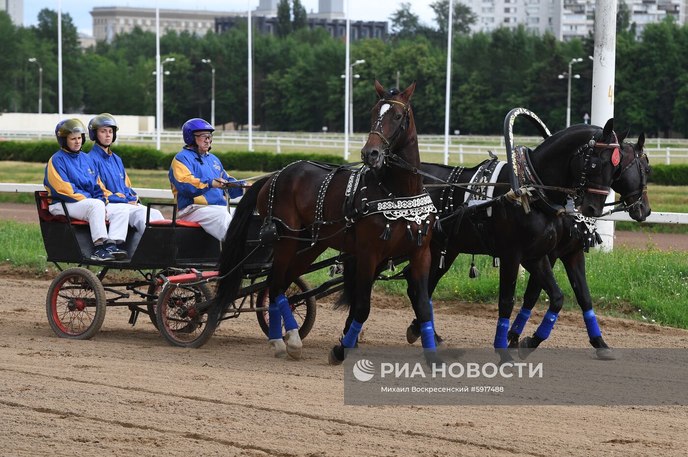 Заезды на Московском ипподроме