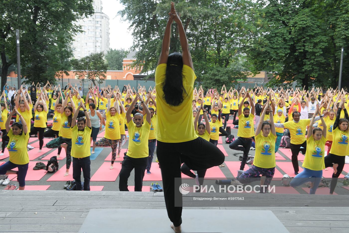 Международный день йоги в Москве