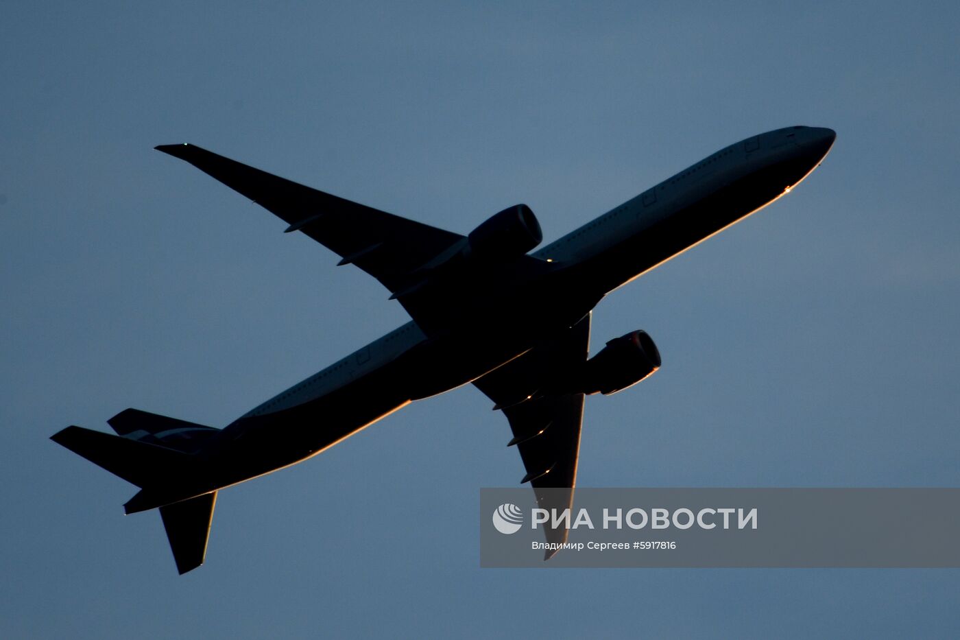 Авиалайнер