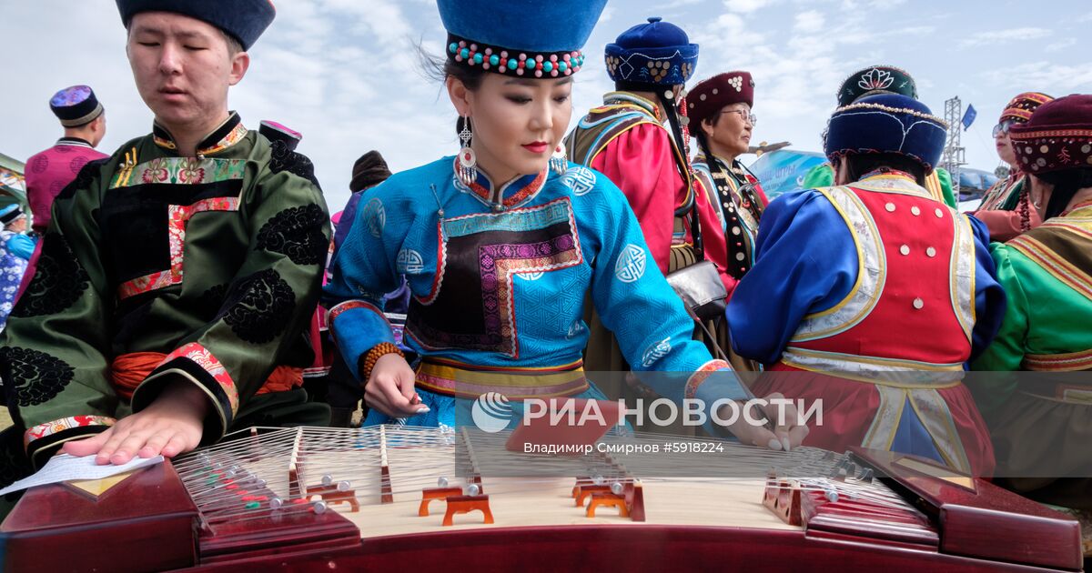 Народа видео народ. Народы Забайкалья Гураны. Народы Забайкальского край нороды. Фольклор Забайкалья. Национальные костюмы народов Забайкалья.