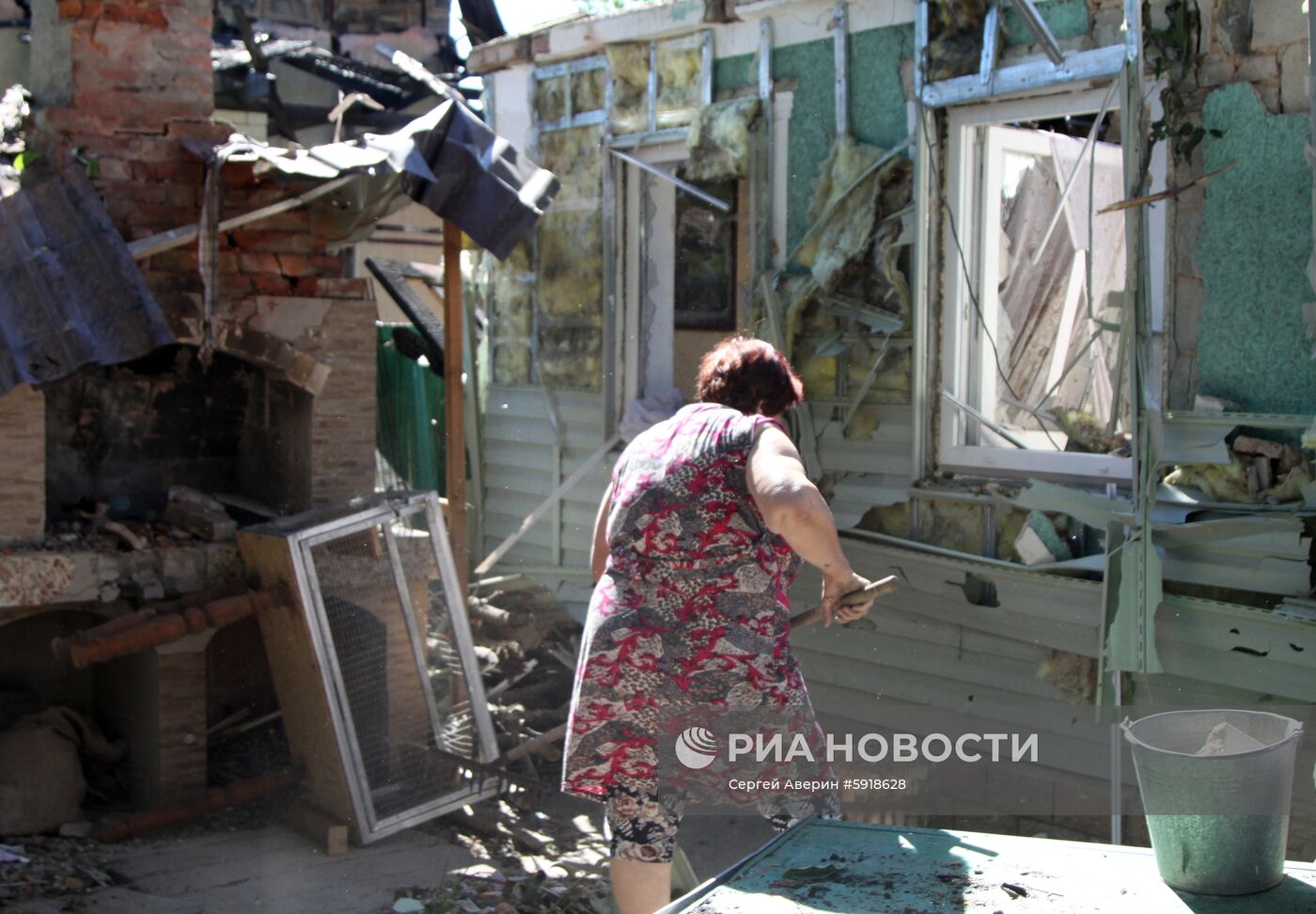 Последствия обстрела в Донецкой области