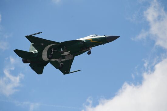 Открытие международного авиасалона в Ле Бурже