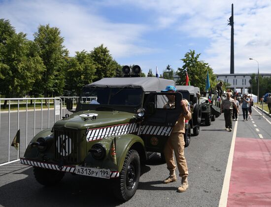 Старт бронепробега "Дорога мужества" 