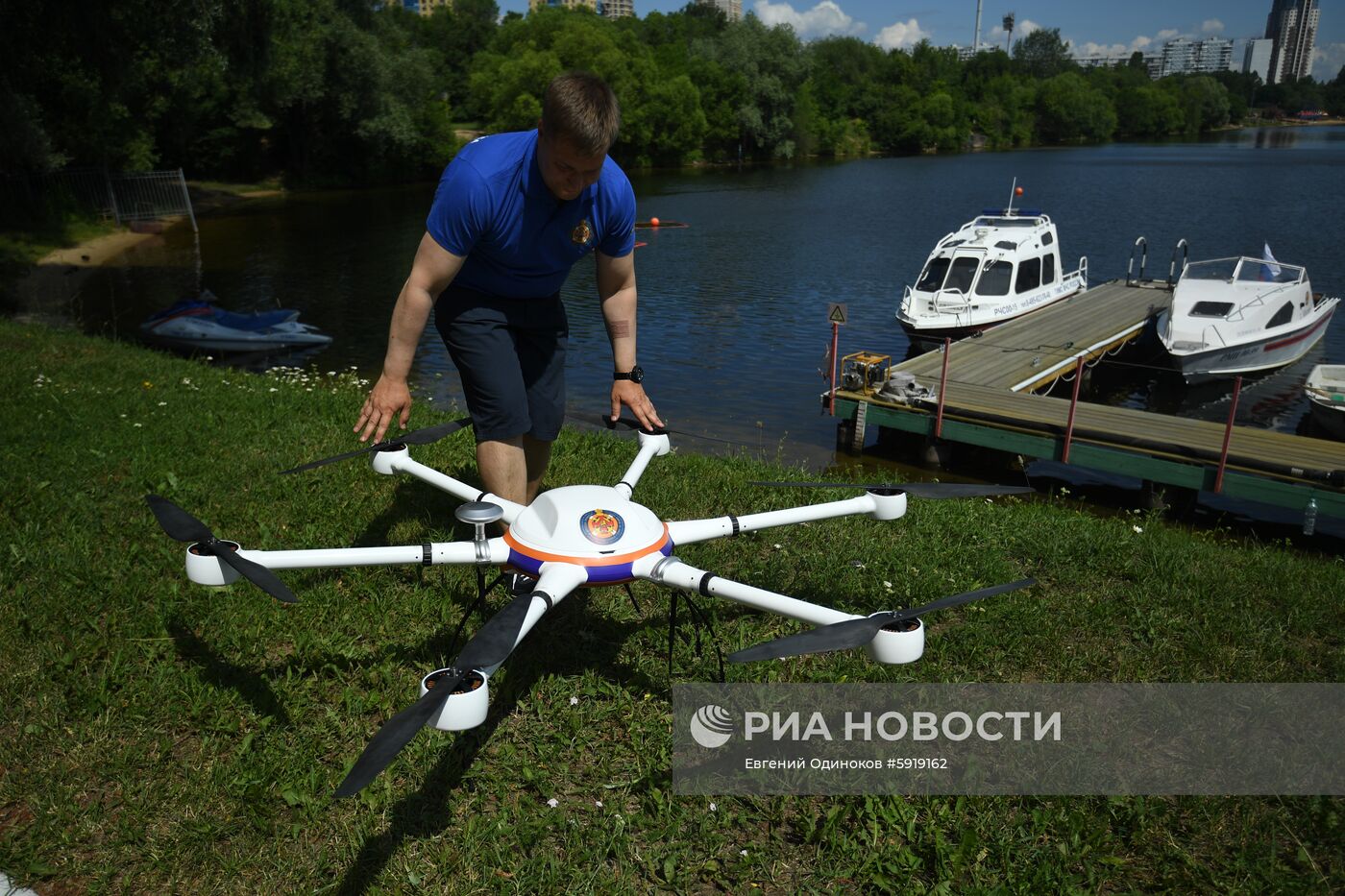 Беспилотник для спасения людей на водоемах