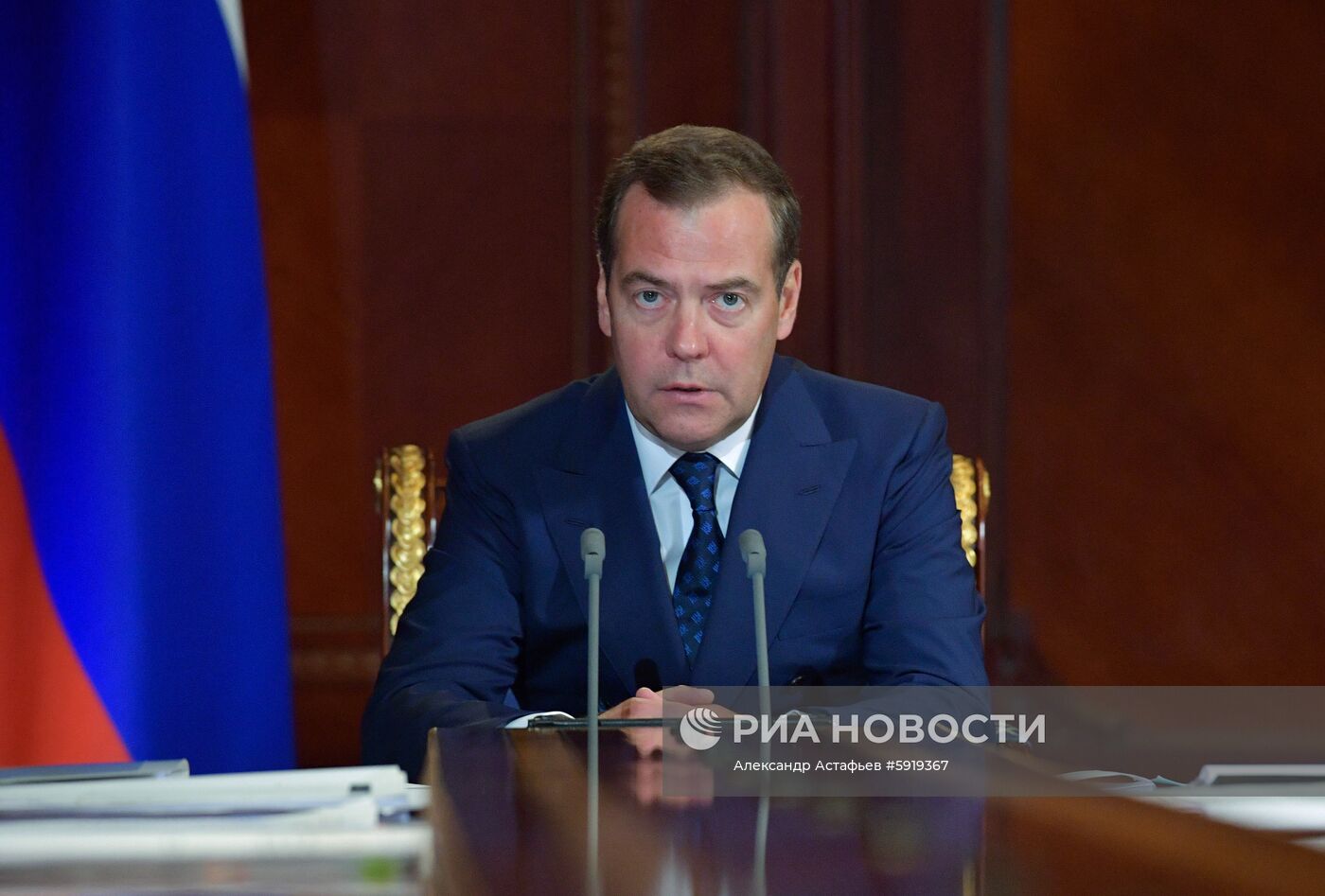 Премьер-министр РФ Д. Медведев провел совещание о реформировании системы компенсационных выплат по уходу за ребёнком