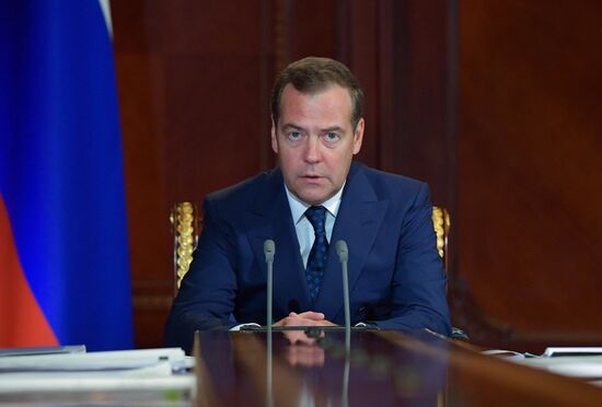Премьер-министр РФ Д. Медведев провел совещание о реформировании системы компенсационных выплат по уходу за ребёнком