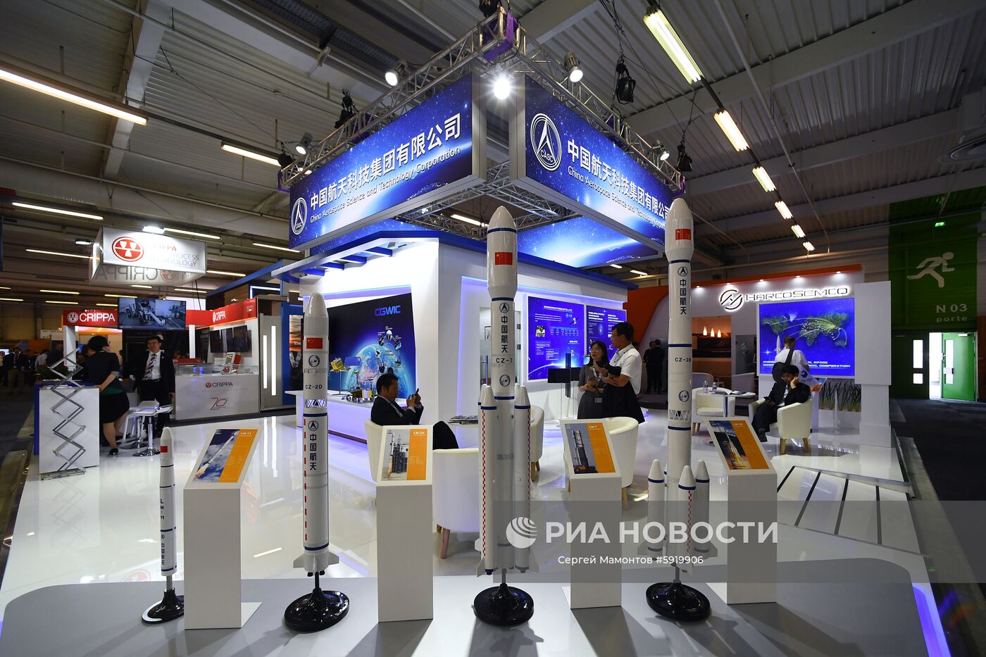 Стенд китайской аэрокосмической научно-технической корпорации CASC (China Aerospace Science and Technology Corporation) на международном аэрокосмическом салоне Paris Air Show 2019 во Франции. Место: Франция, Ле Бурже. Автор: Сергей Мамонтов/РИА Новости. Международный авиасалон в Ле-Бурже. День второй