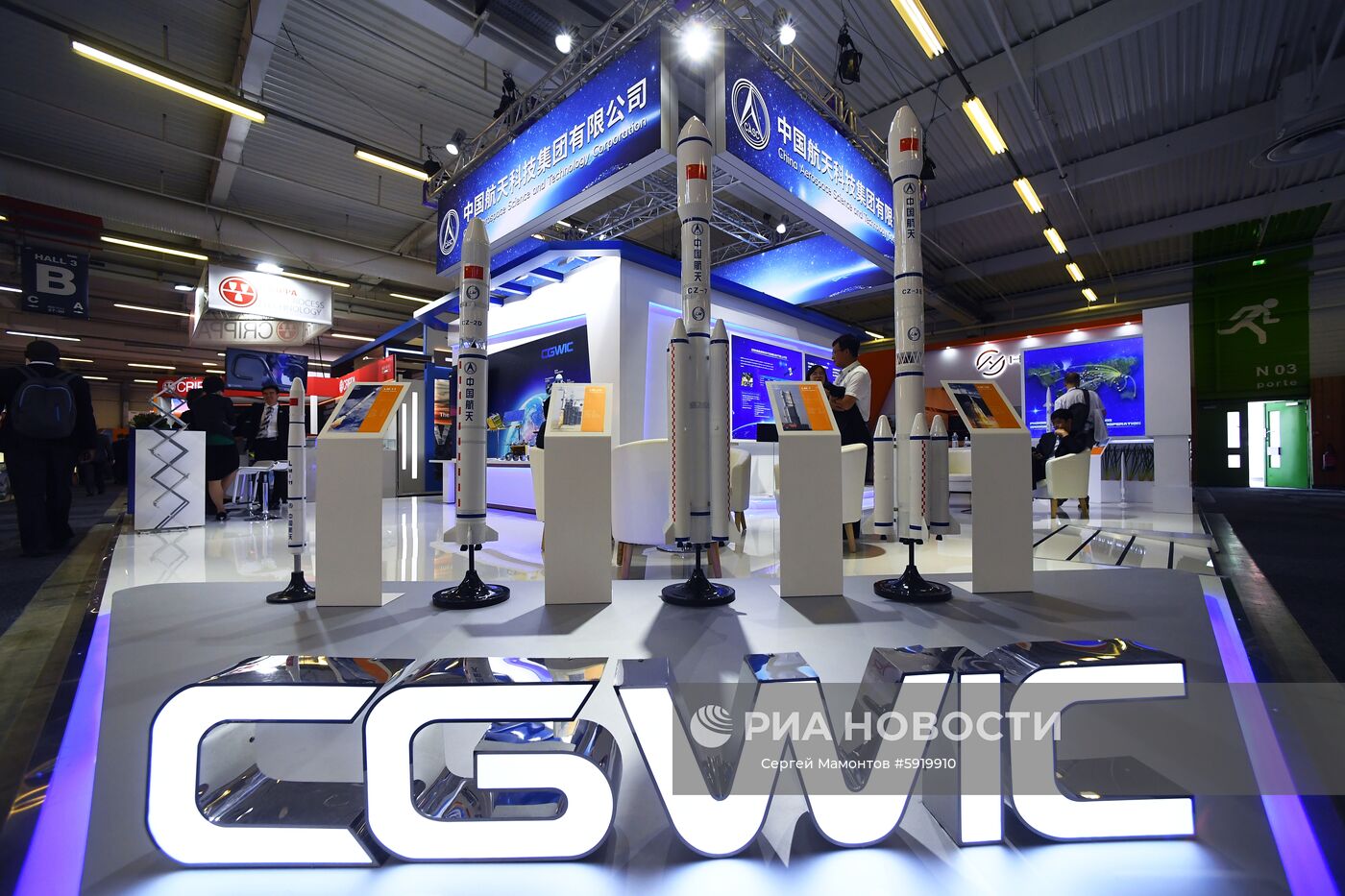 Стенд китайской аэрокосмической научно-технической корпорации CASC (China Aerospace Science and Technology Corporation) на международном аэрокосмическом салоне Paris Air Show 2019 во Франции. Место: Франция, Ле Бурже. Автор: Сергей Мамонтов/РИА Новости. Международный авиасалон в Ле-Бурже. День второй